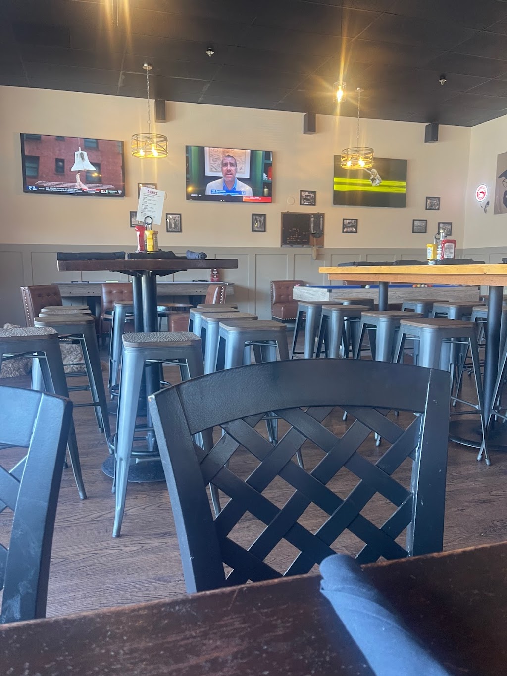 Pops Public House | restaurant | 1300 1st St, Gilroy, CA 95020, USA | 4083375981 OR +1 408-337-5981