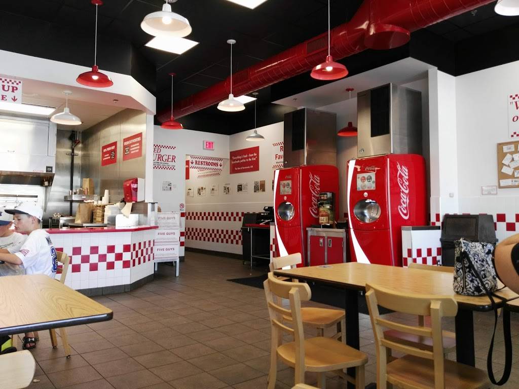 Five Guys | meal takeaway | 3561 28th St SE, Grand Rapids, MI 49512, USA | 6164643483 OR +1 616-464-3483
