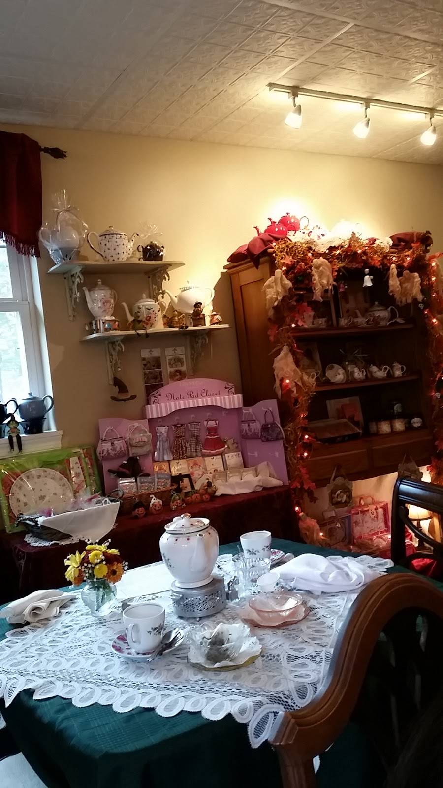 Johanna Mays Fine Teas | restaurant | 9104 Callon Ave, Schofield, WI 54476, USA | 7153556816 OR +1 715-355-6816