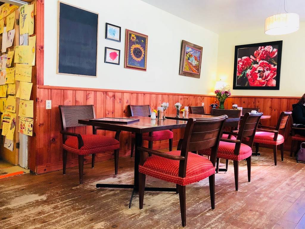 Le Café Entre Amis | restaurant | 491 Rue Notre Dame, Montebello, QC J0V 1L0, Canada | 8196645332 OR +1 819-664-5332