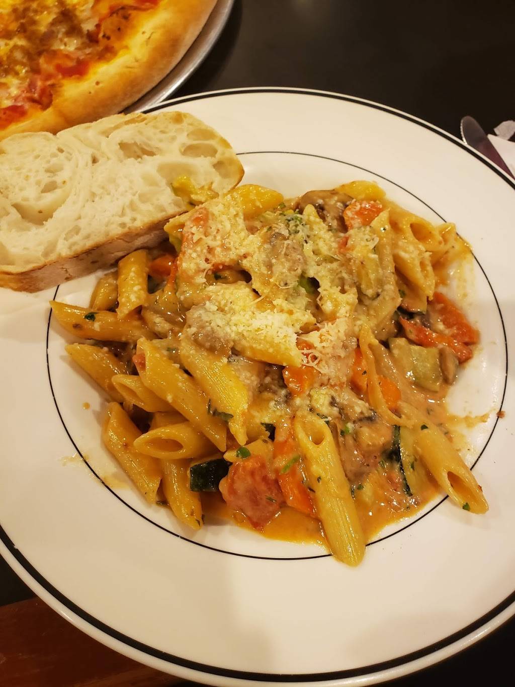 Pinos Pizza Al Centro | restaurant | 139 W Thomas Rd, Phoenix, AZ 85013, USA | 6022793237 OR +1 602-279-3237