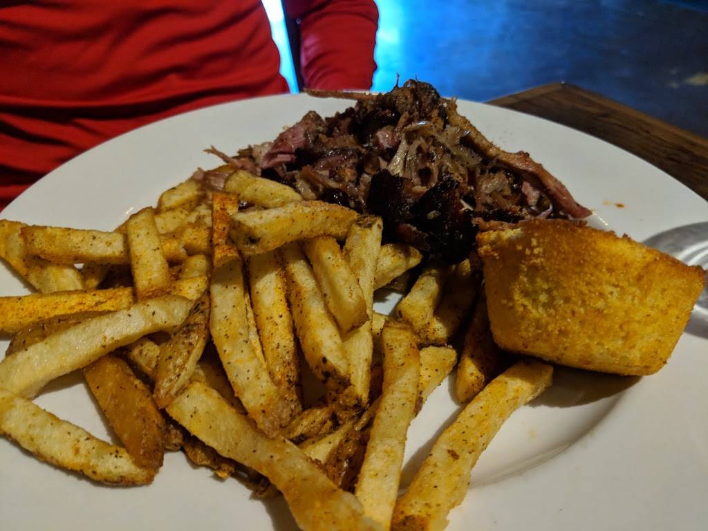 Fahrenheit 250 BBQ | restaurant | 7042 Folsom Blvd, Sacramento, CA 95826, USA | 9164764508 OR +1 916-476-4508