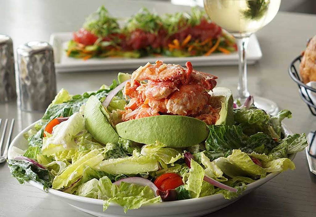 Fins Bar & Grille | restaurant | 142 Decatur St, Cape May, NJ 08204, USA | 6098843449 OR +1 609-884-3449