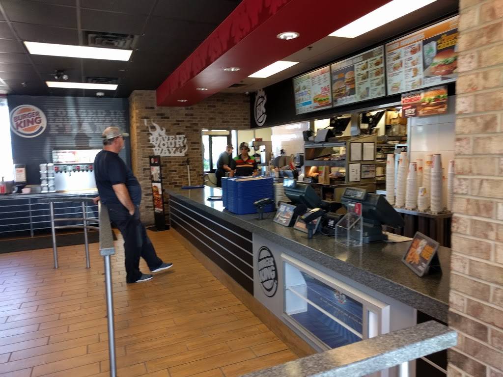 Burger King | restaurant | 7955 Tecumseh Rd E, Windsor, ON N8R 1A1, Canada | 5199457922 OR +1 519-945-7922