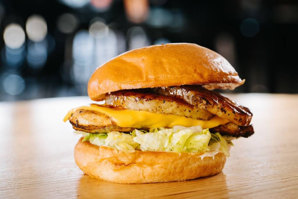 Chapps Burgers (Green Oaks & Hwy 360) | restaurant | 2045 N State Hwy 360 Service Rd W, Grand Prairie, TX 75050, USA | 8176493000 OR +1 817-649-3000