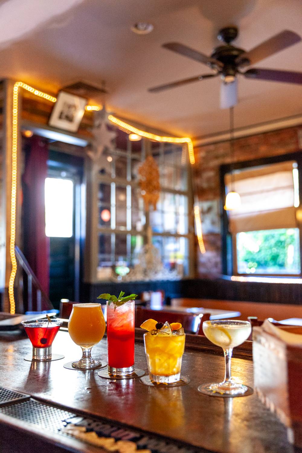 Dogwood | restaurant | 47 E Main St, Beacon, NY 12508, USA | 8452027500 OR +1 845-202-7500