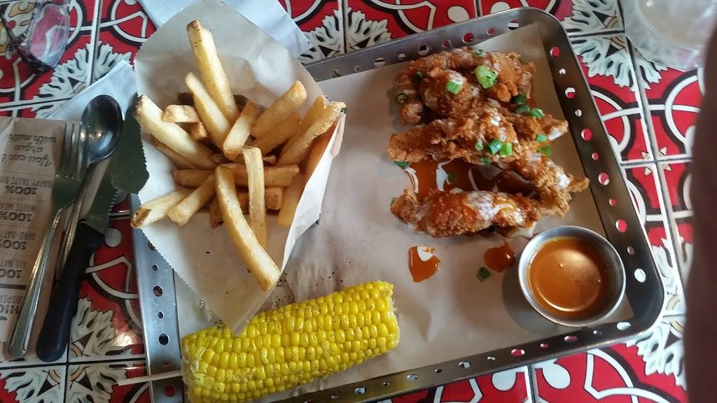 Chilis Grill & Bar | restaurant | 1240 E Main St, Carbondale, IL 62902, USA | 6185298083 OR +1 618-529-8083