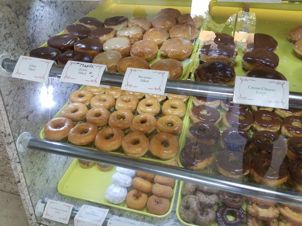 Lickin Good Donuts | restaurant | 110 Eastern Shore Shopping Center, Fairhope, AL 36532, USA | 2512708990 OR +1 251-270-8990