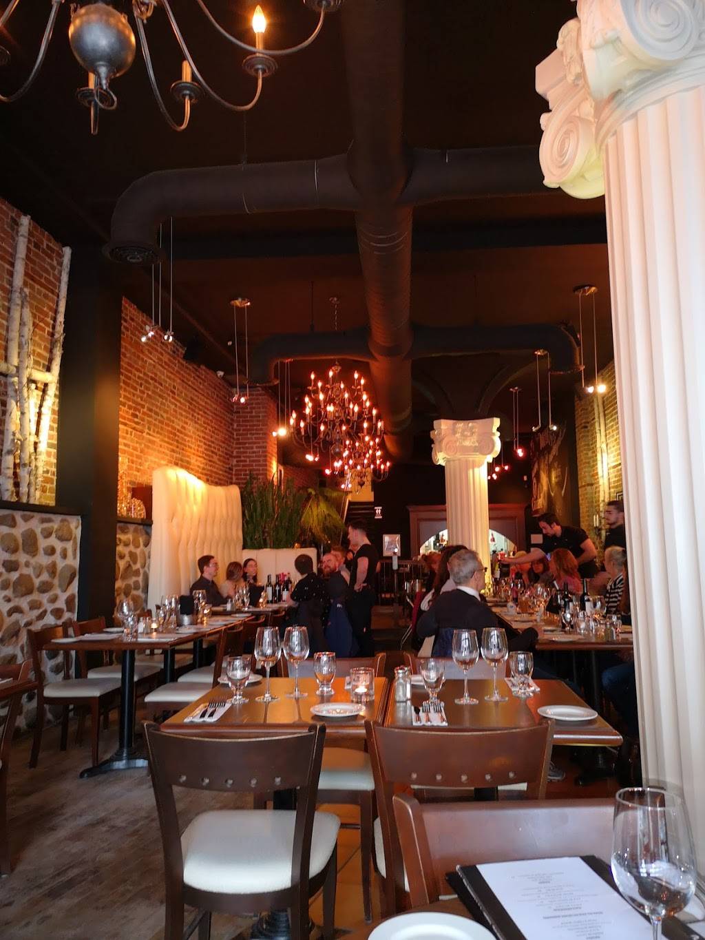 LAir Bête Steak House | restaurant | 68 Rue des Forges, Trois-Rivières, QC G9A 2G5, Canada | 8193701515 OR +1 819-370-1515