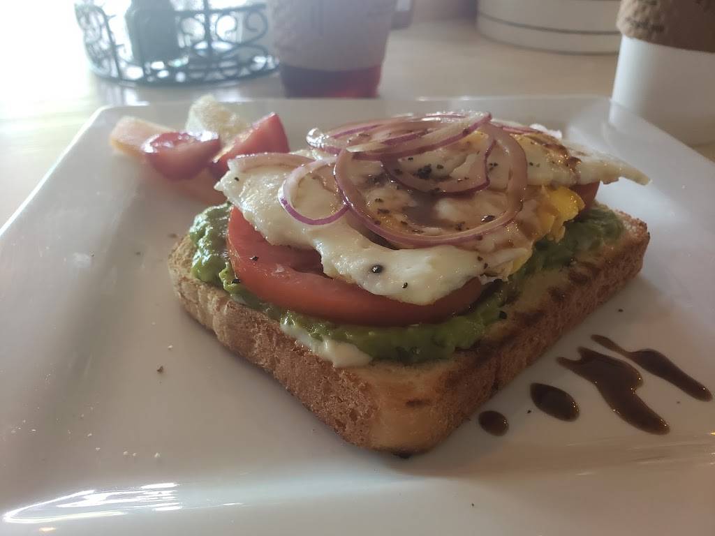 Carolina Coffee & Crumbs | restaurant | 101 Pope Ave, Hilton Head Island, SC 29928, USA | 8433424800 OR +1 843-342-4800