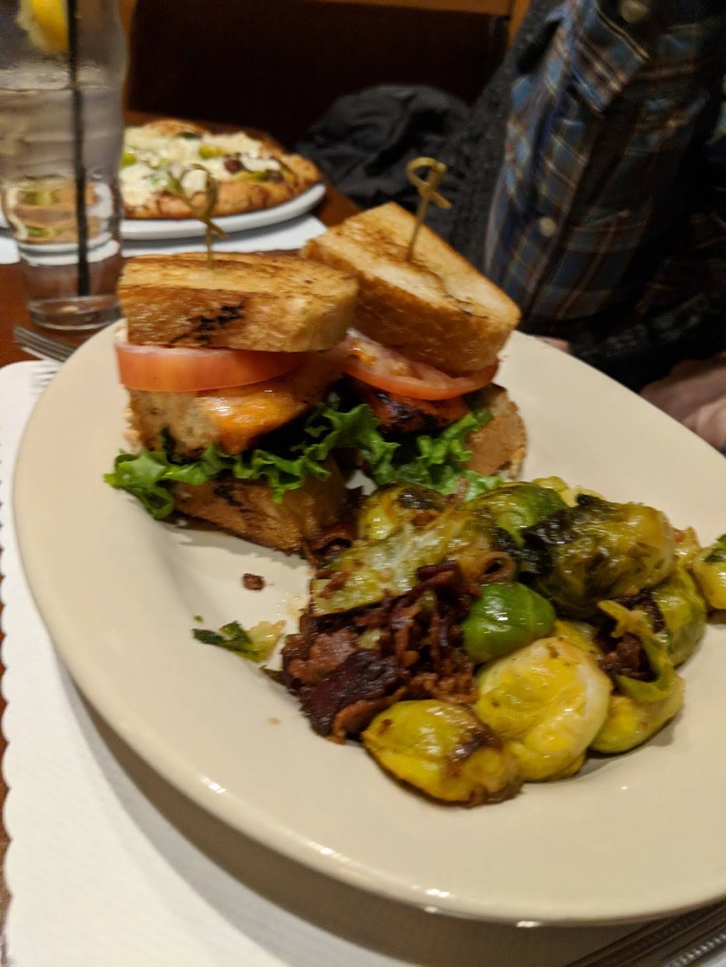 Stone Mad Pub | restaurant | 1306 W 65th St, Cleveland, OH 44102, USA | 2162816500 OR +1 216-281-6500