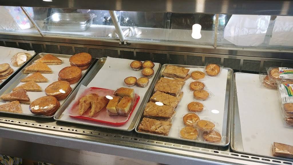 La Familia Deli & Grill | restaurant | 747 Franklin Ave, Franklin Square, NY 11010, USA | 5168129788 OR +1 516-812-9788