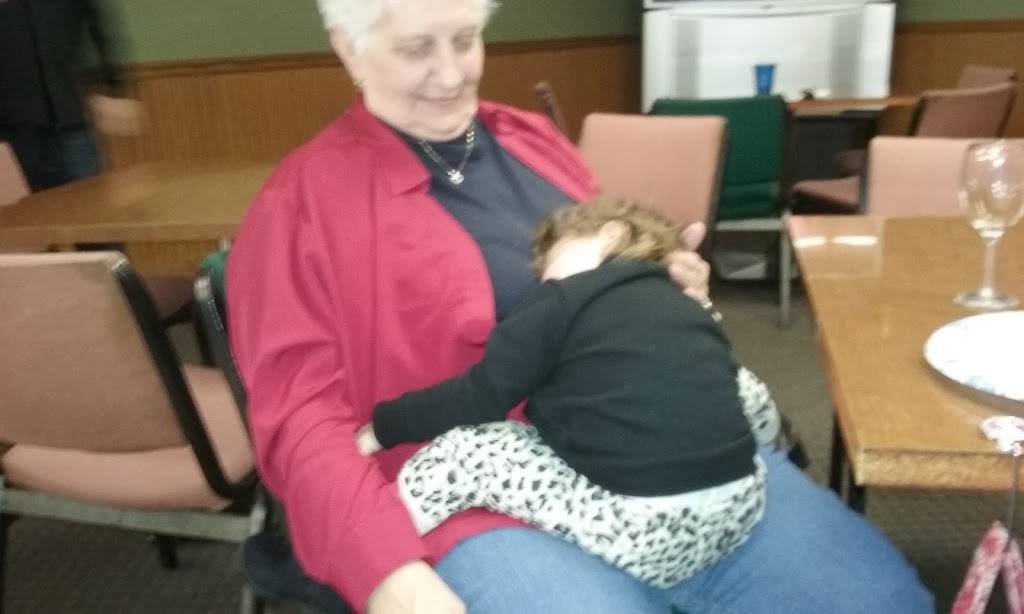 End Zone Sports Lounge | restaurant | 601 E Broadway St, Covington, OH 45318, USA | 9374732433 OR +1 937-473-2433