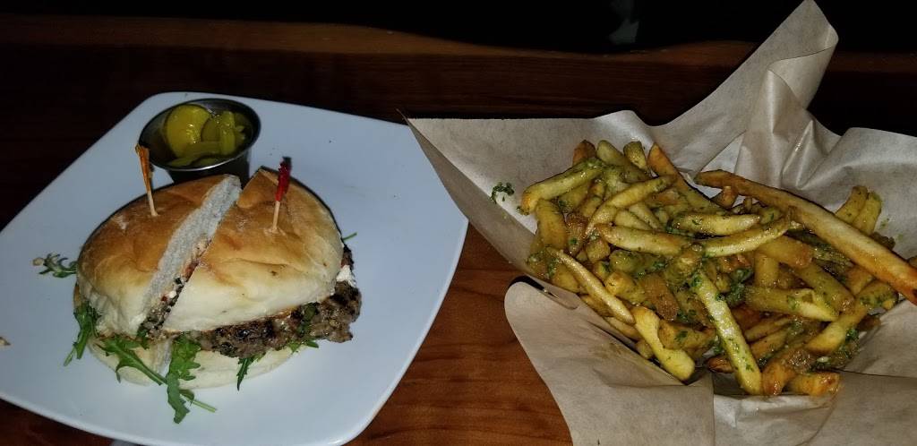 Napa Palisades Saloon | restaurant | 1000 Main St #100, Napa, CA 94559, USA | 7072961552 OR +1 707-296-1552