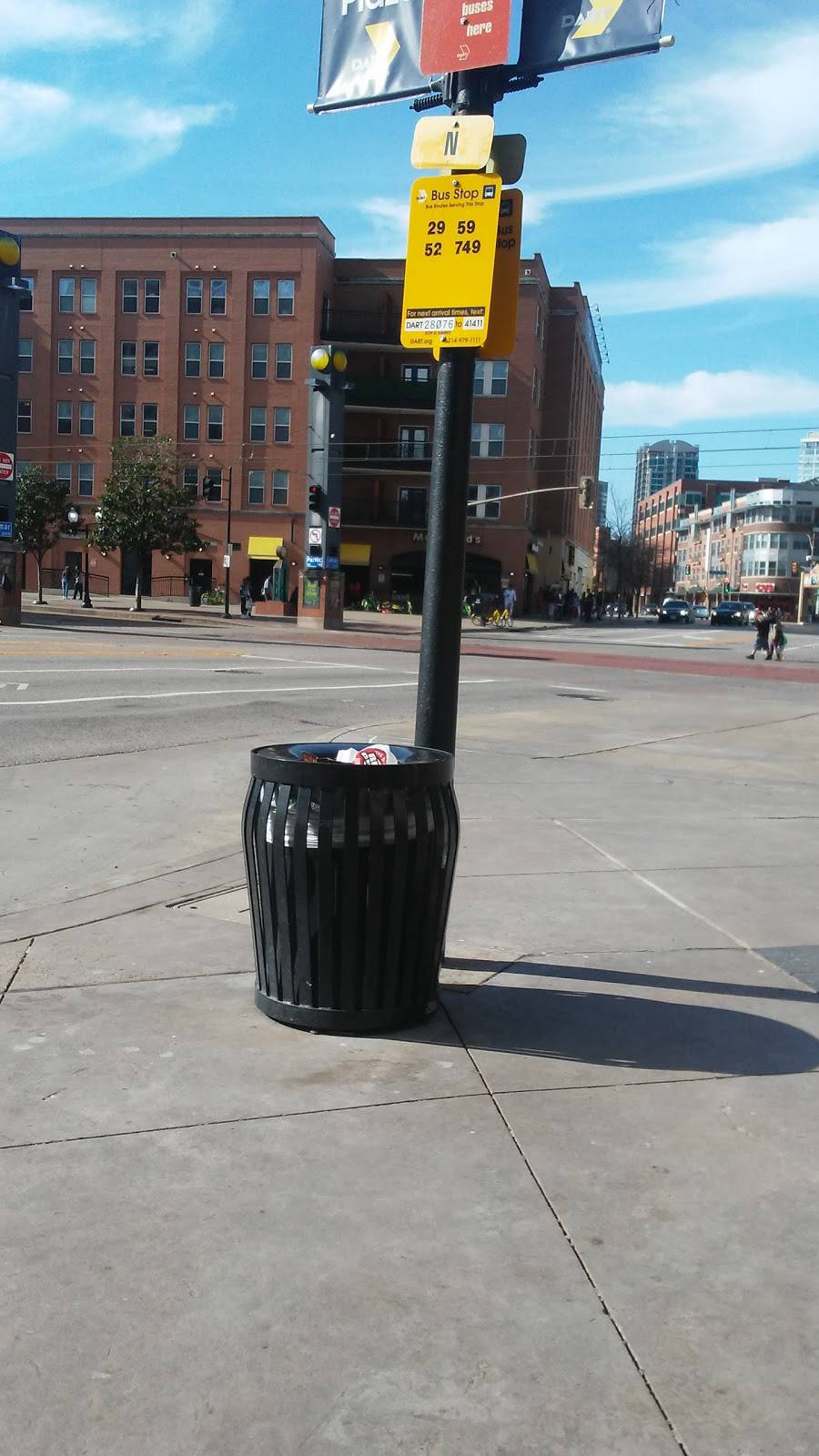 Williams Chicken | restaurant | 407 N Lamar St, Dallas, TX 75202, USA | 4699414891 OR +1 469-941-4891