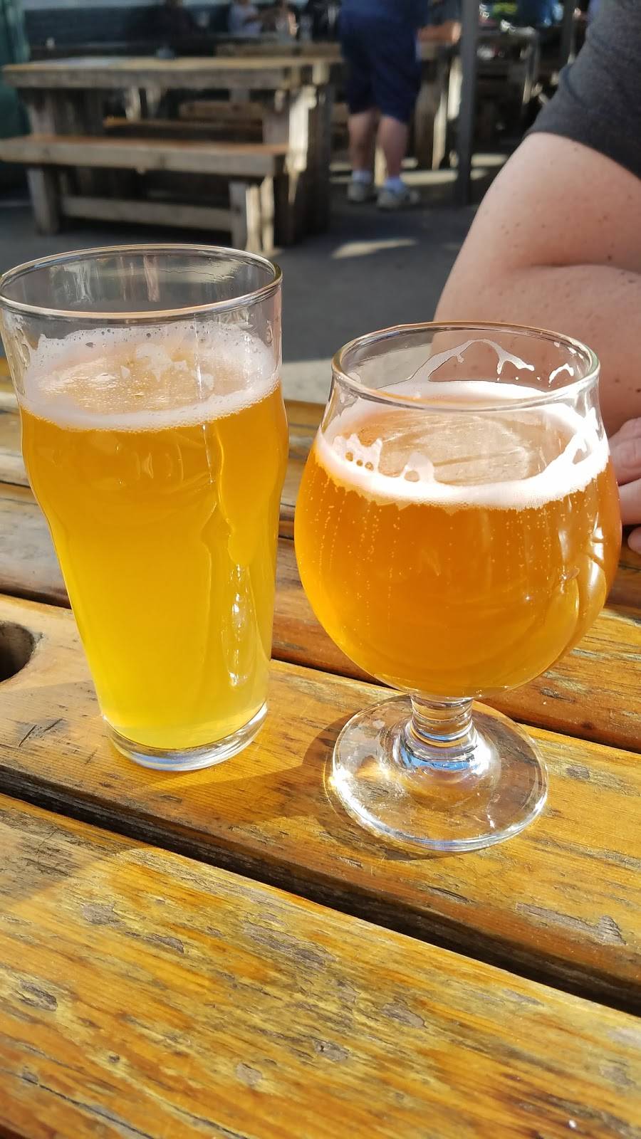 Flying Saucer Draught Emporium | restaurant | 328 W Morgan St, Raleigh, NC 27601, USA | 9198217401 OR +1 919-821-7401