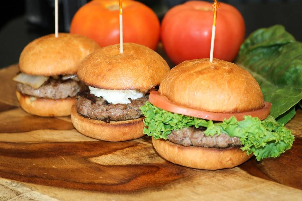 Los Verdes Kendall | night club | 2426 SW 137th Ave, Miami, FL 33175, USA | 3054806775 OR +1 305-480-6775