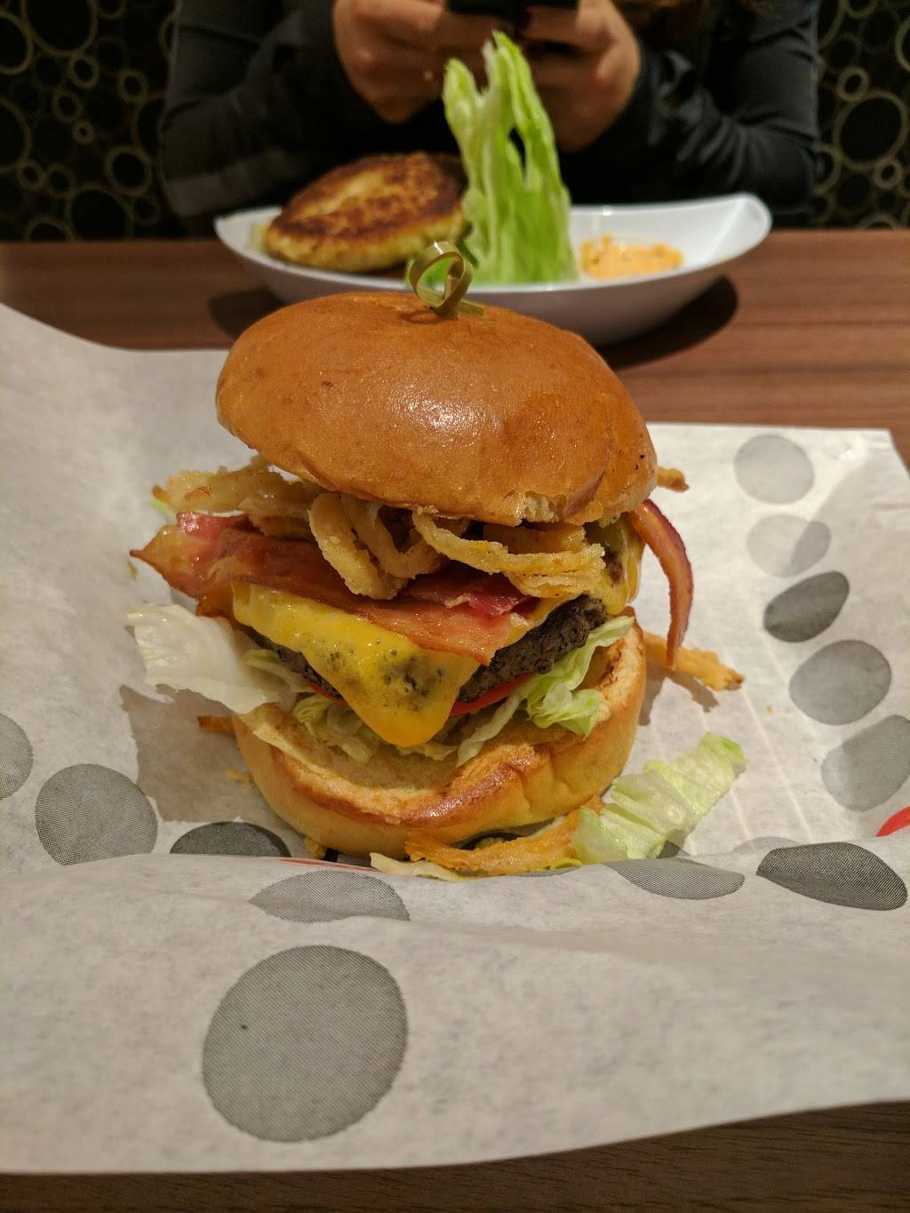 Burger 21 Davie | restaurant | 2451 S University Dr, Davie, FL 33324, USA | 9545304296 OR +1 954-530-4296