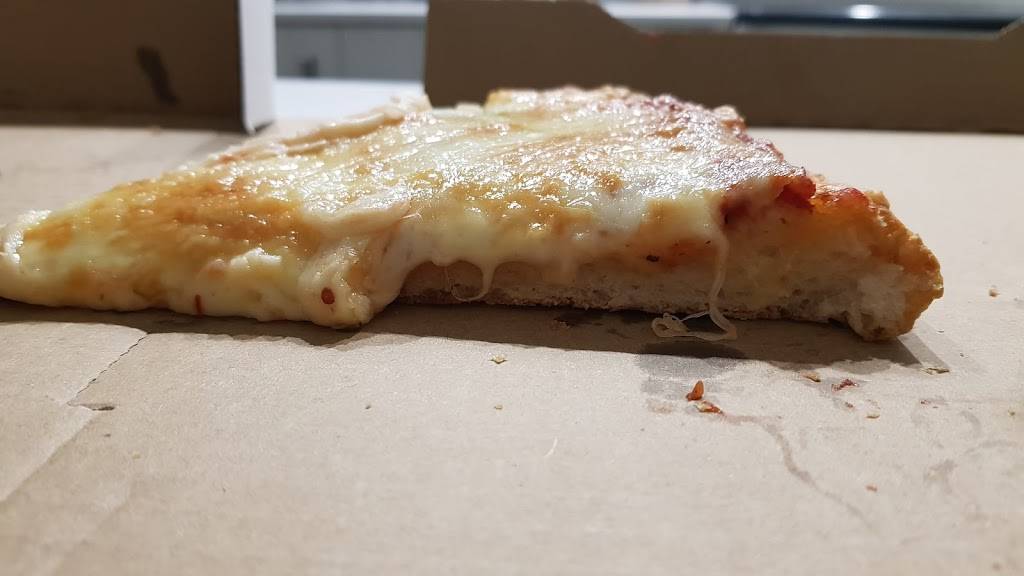 Ricardos Pizza | restaurant | 267 Bay St, Ottawa, ON K1R 5Z4, Canada | 6132331515 OR +1 613-233-1515