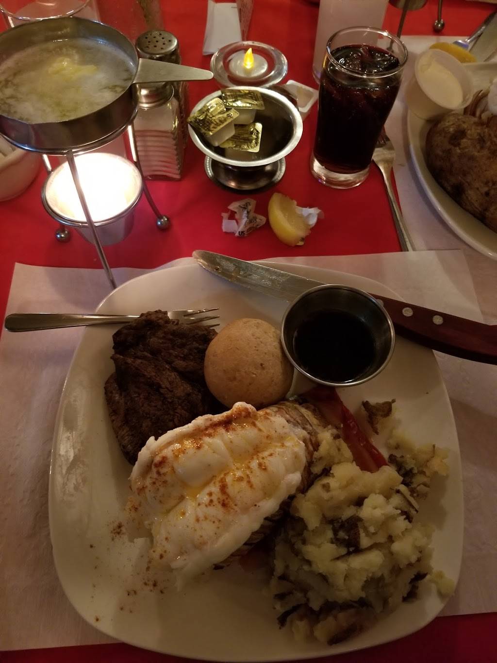 Ye Olde Hotel Bar & Restaurant | restaurant | 6070 N Railroad St, Lyons, WI 53148, USA | 2627632701 OR +1 262-763-2701