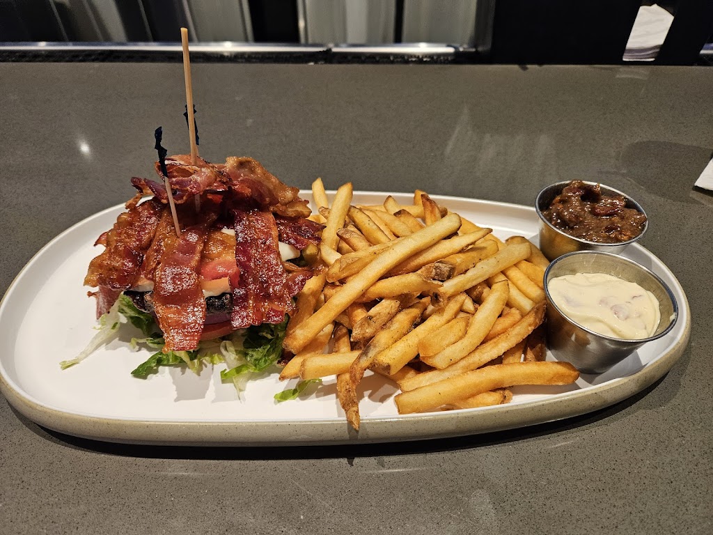 Dave & Busters Schaumburg | restaurant | 601 N Martingale Rd, Schaumburg, IL 60173, USA | 6304390050 OR +1 630-439-0050