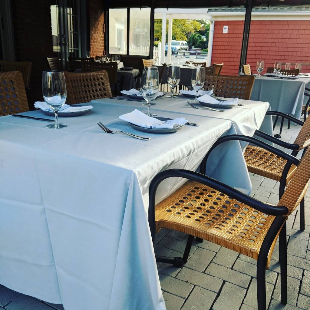 Salt Raw Bar + Fine Cuisine | restaurant | 170 Water St, Plymouth, MA 02360, USA | 7742834660 OR +1 774-283-4660