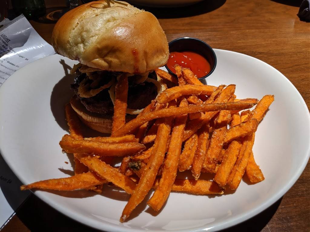 Bricks Kitchen & Pub | restaurant | 10673 Baltimore St NE, Blaine, MN 55449, USA | 7637034109 OR +1 763-703-4109