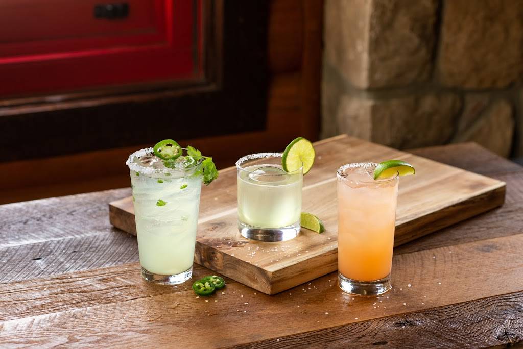 Twin Peaks Restaurant | restaurant | 1207 S Interstate 35, San Marcos, TX 78666, USA | 5126677759 OR +1 512-667-7759