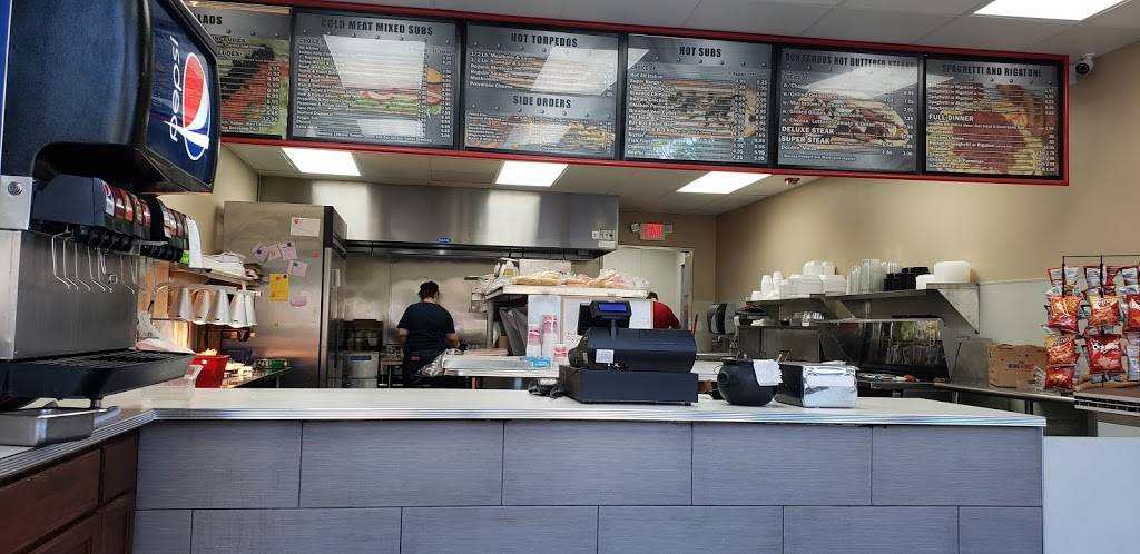 Papa Joes Submarines | restaurant | 566 E 200th St, Euclid, OH 44119, USA | 2166921068 OR +1 216-692-1068