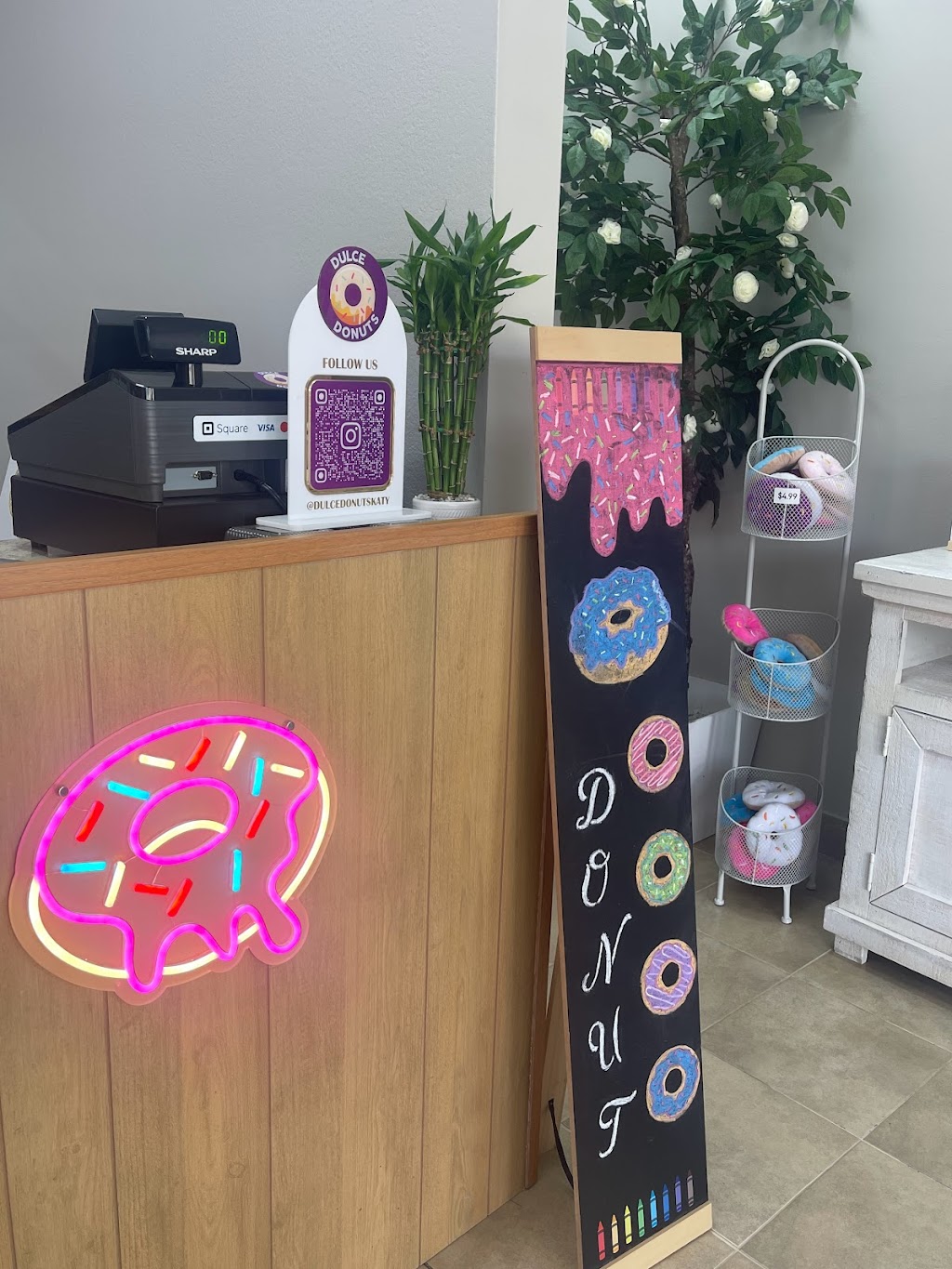 Dulce Donuts | cafe | 23053 Clay Rd Suite 400, Katy, TX 77493, USA | 8324377719 OR +1 832-437-7719