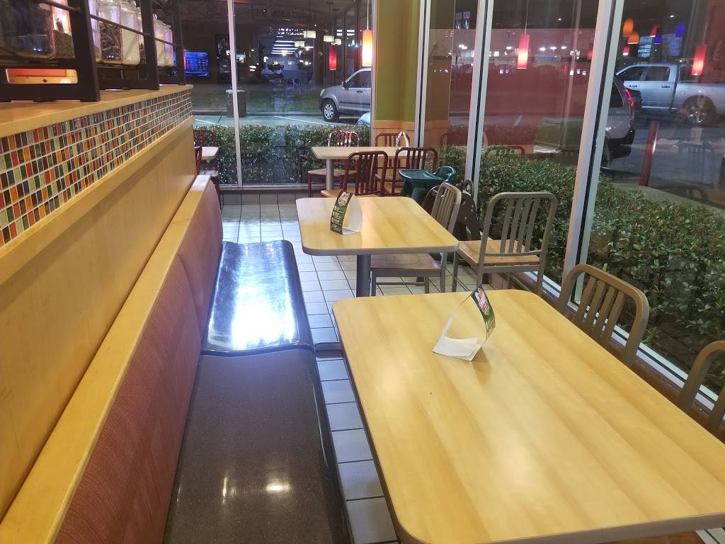 Popeyes Louisiana Kitchen | restaurant | 1000 W Montgomery St, Willis, TX 77318, USA | 9368560081 OR +1 936-856-0081