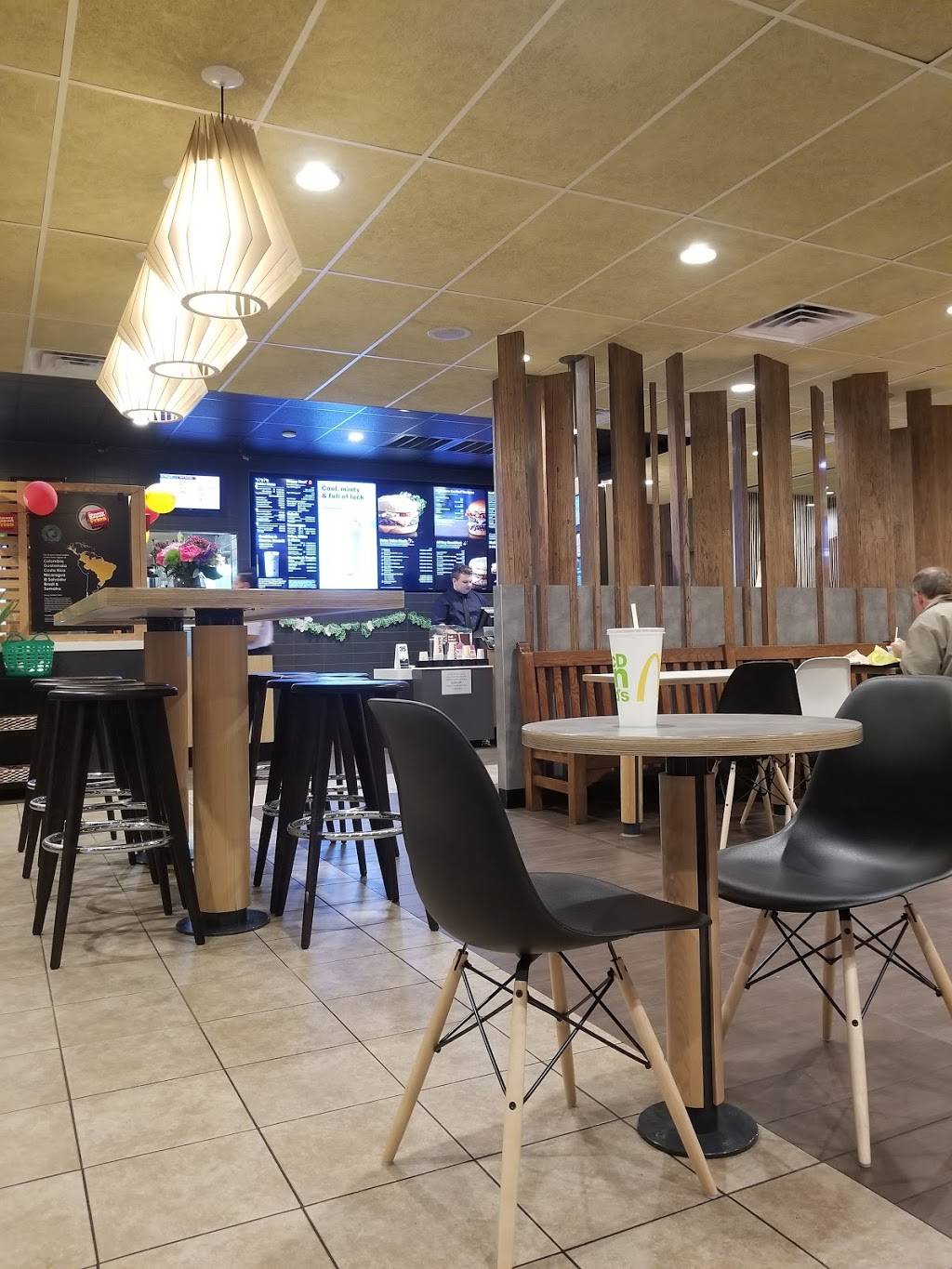 McDonalds | cafe | 1880 Hempstead Rd, Lancaster, PA 17601, USA | 7175096988 OR +1 717-509-6988