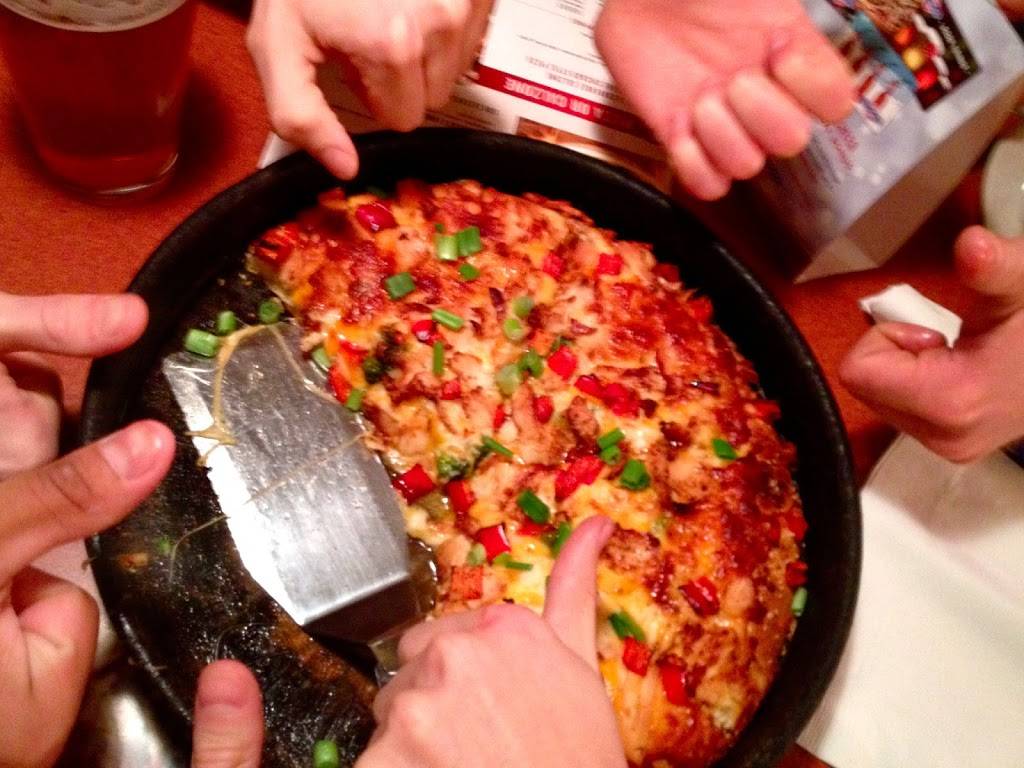 Old Chicago | meal takeaway | 7610 North Grand Prairie Drive, Peoria, IL 61615, USA | 3096911885 OR +1 309-691-1885