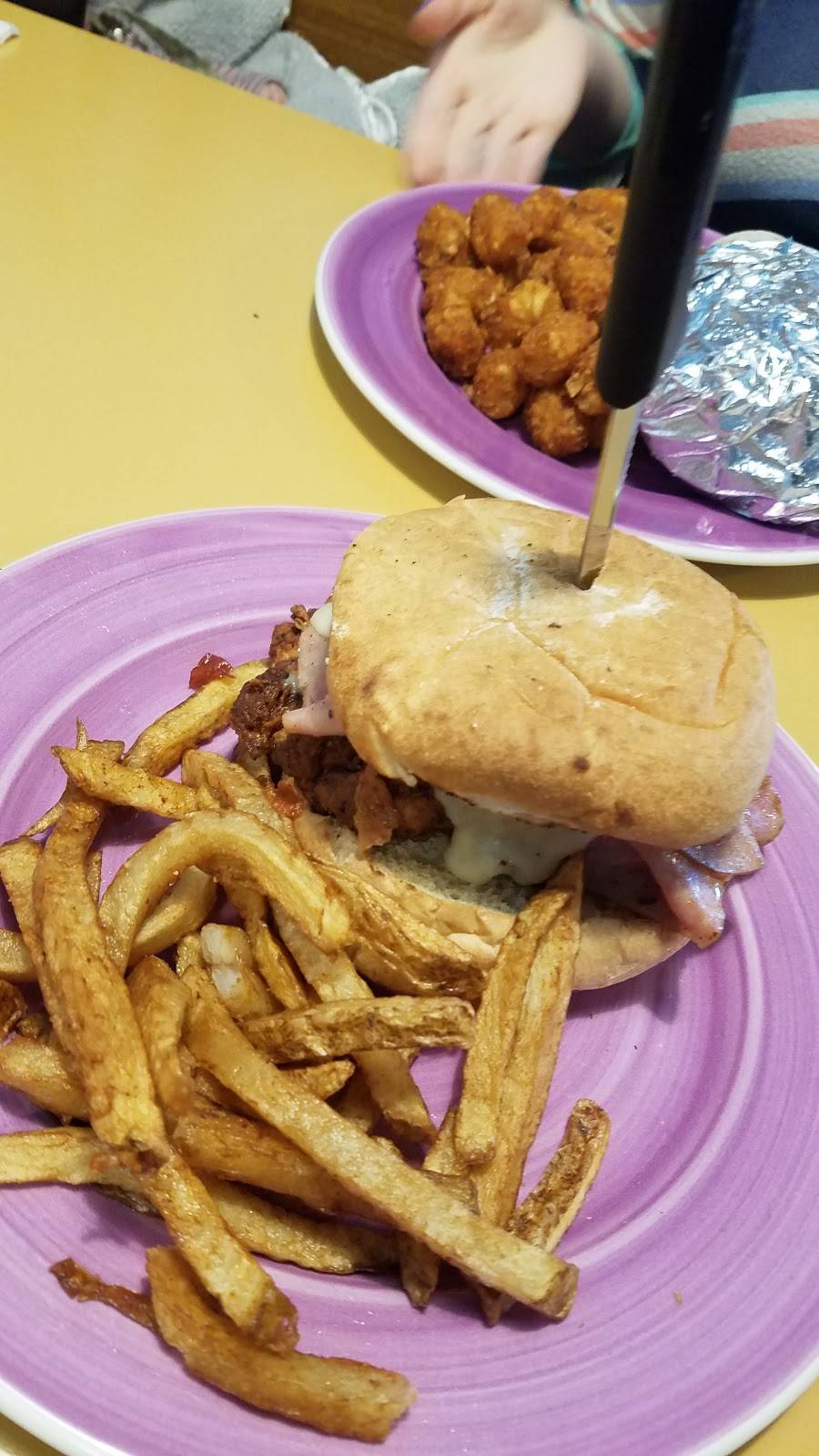 Dairy Queen | restaurant | 44844 OH-14, Columbiana, OH 44408, USA | 3308925954 OR +1 330-892-5954