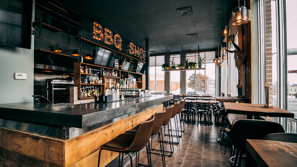 Restaurant Fumoir Le BBQ Shop | restaurant | 315 Boulevard Saint-Joseph, Gatineau, QC J8Y 3Z1, Canada | 8192059353 OR +1 819-205-9353