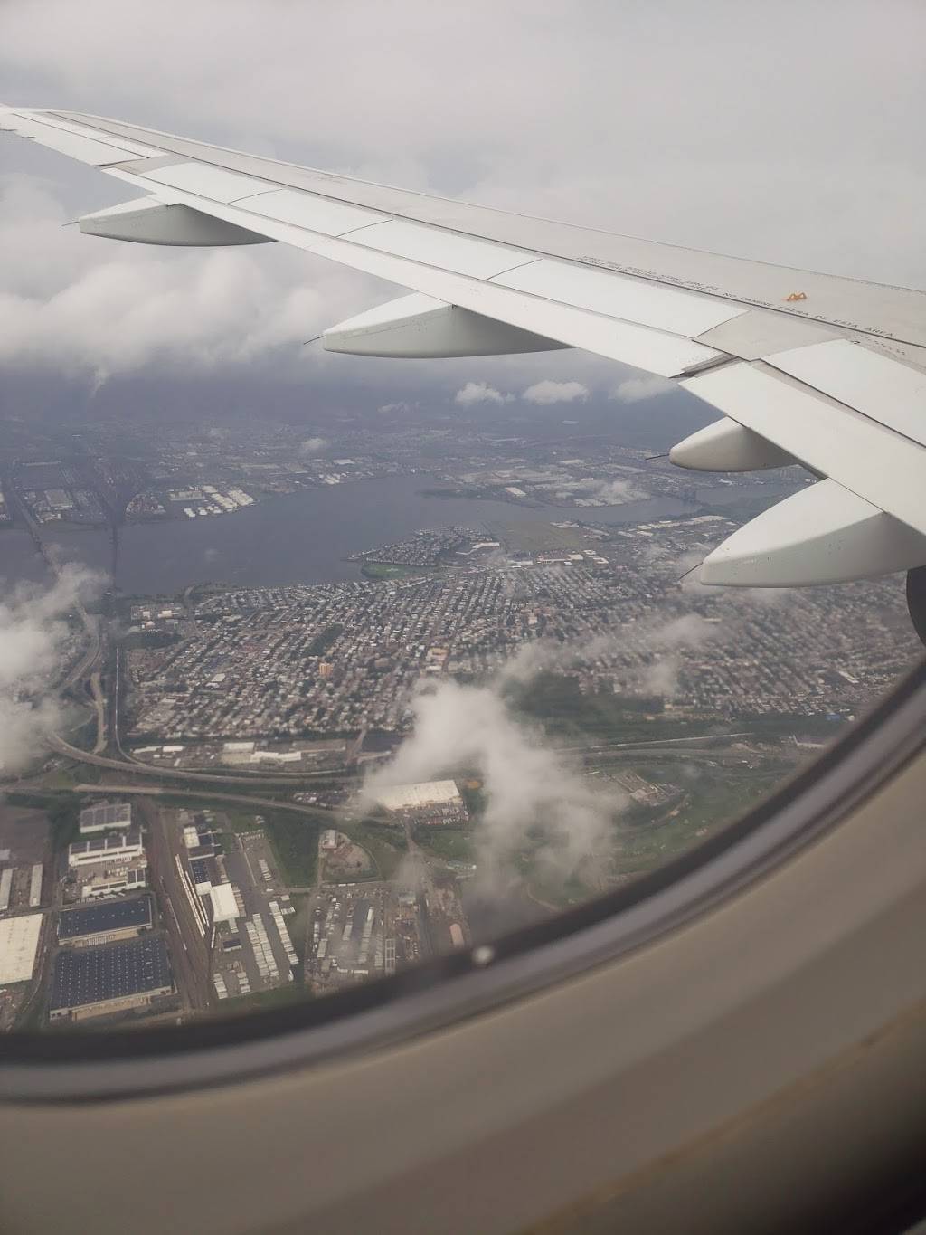 Revive Bar | restaurant | LaGuardia Rd, East Elmhurst, NY 11371, USA | 7185333400 OR +1 718-533-3400