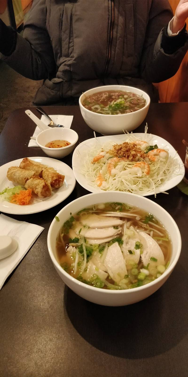 Restaurant Sprout | restaurant | 15 St Clair Ave W, Toronto, ON M4V 1K6, Canada | 4169292541 OR +1 416-929-2541