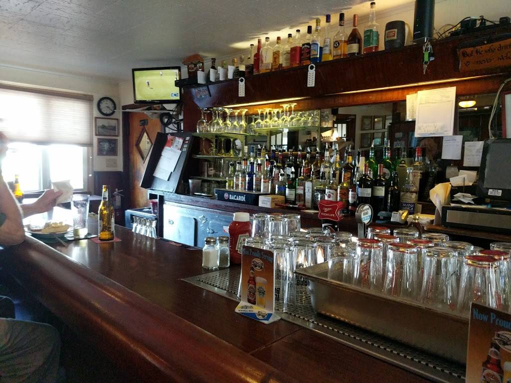 Lasses Restaurant | restaurant | 611 Bridgeport Ave, Milford, CT 06460, USA | 2038749574 OR +1 203-874-9574