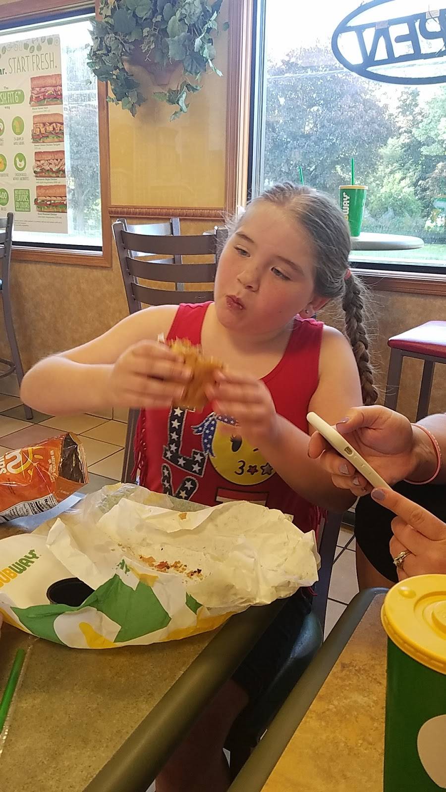 Subway | restaurant | 312 E Court St, Cambridge, IL 61238, USA | 3099371223 OR +1 309-937-1223