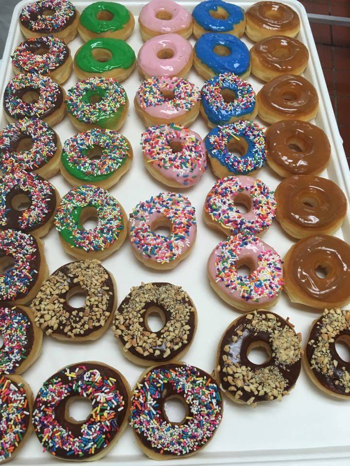 Donut Palace | bakery | 1911, 601 E Main St, Davis, OK 73030, USA | 5803692219 OR +1 580-369-2219