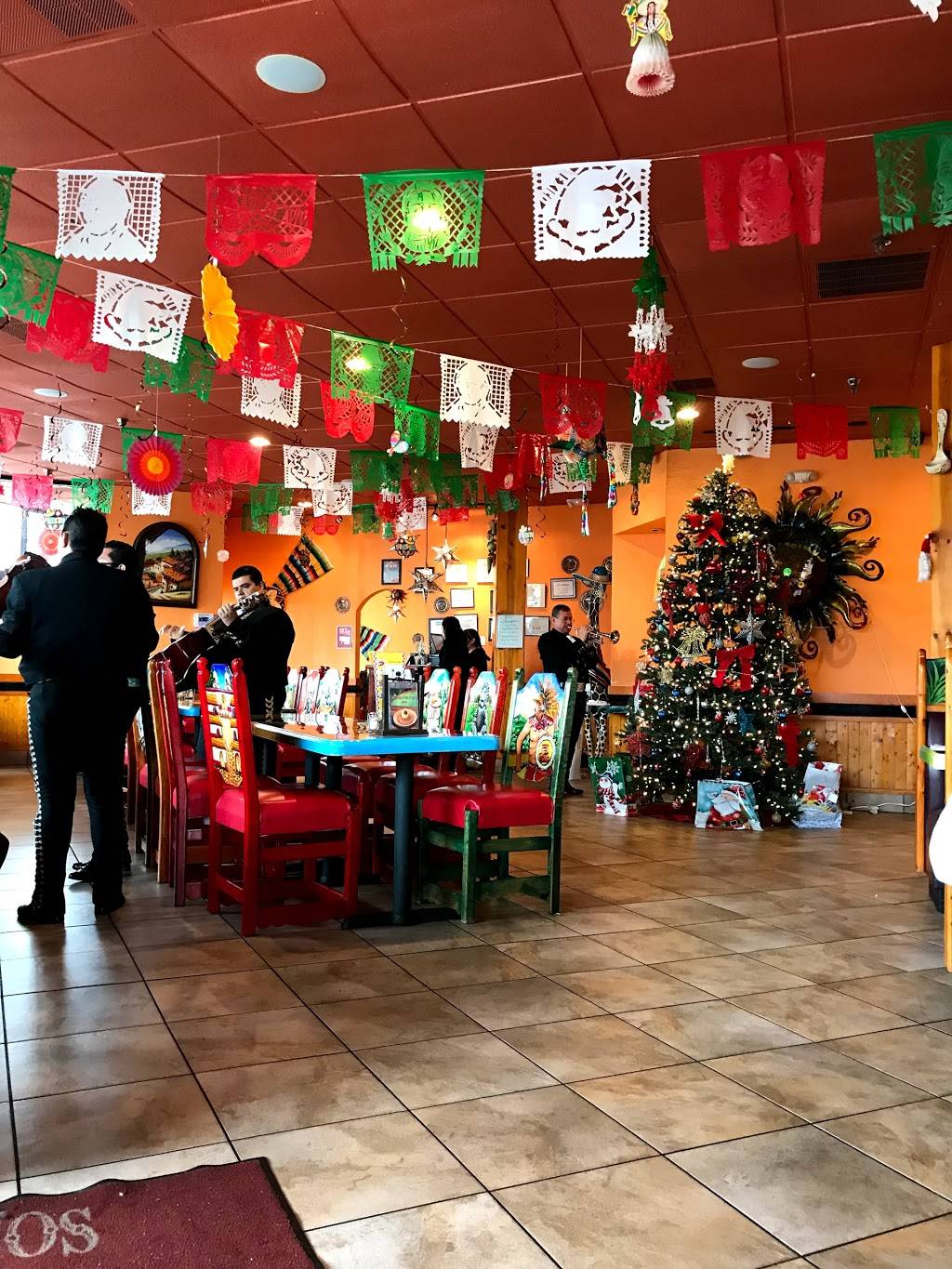 Los Toltecos | restaurant | 4120 Merchant Plaza, Woodbridge, VA 22192, USA | 7036804120 OR +1 703-680-4120