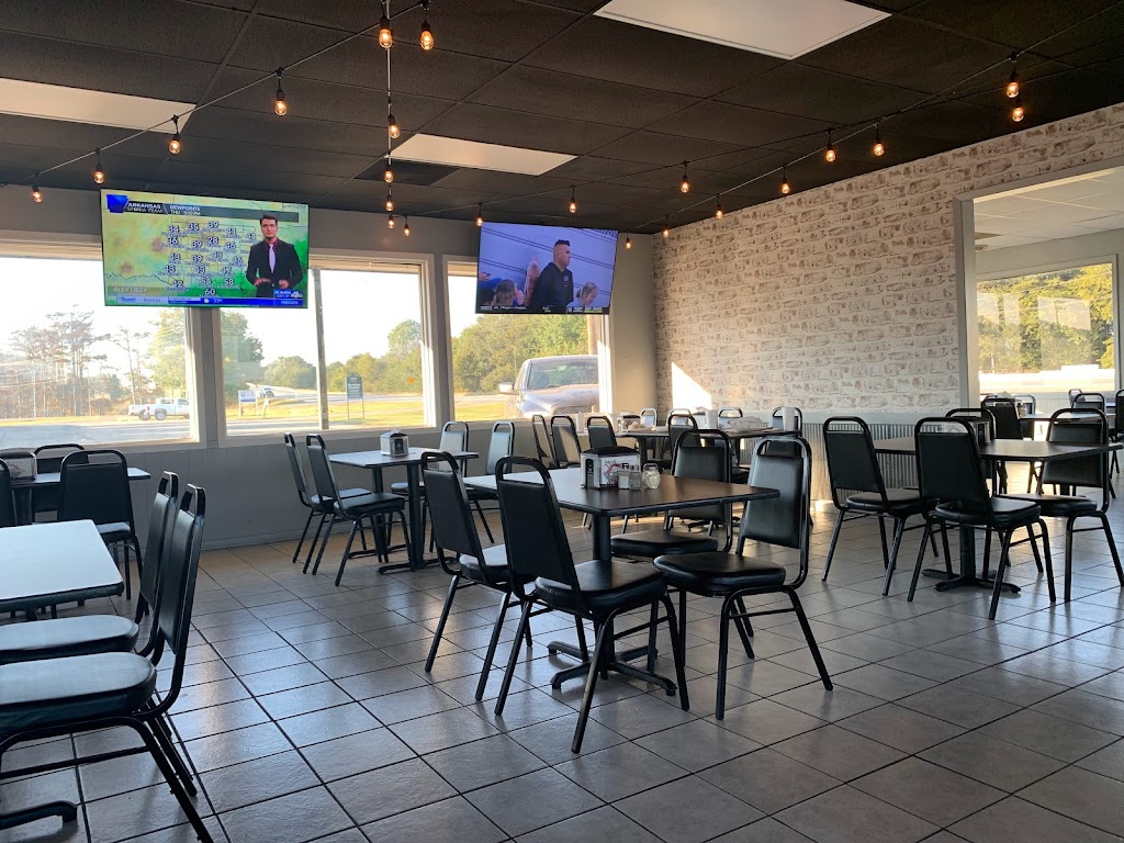 The Owl Pizza & Pub | restaurant | 3207 US-65, McGehee, AR 71654, USA | 8702225292 OR +1 870-222-5292