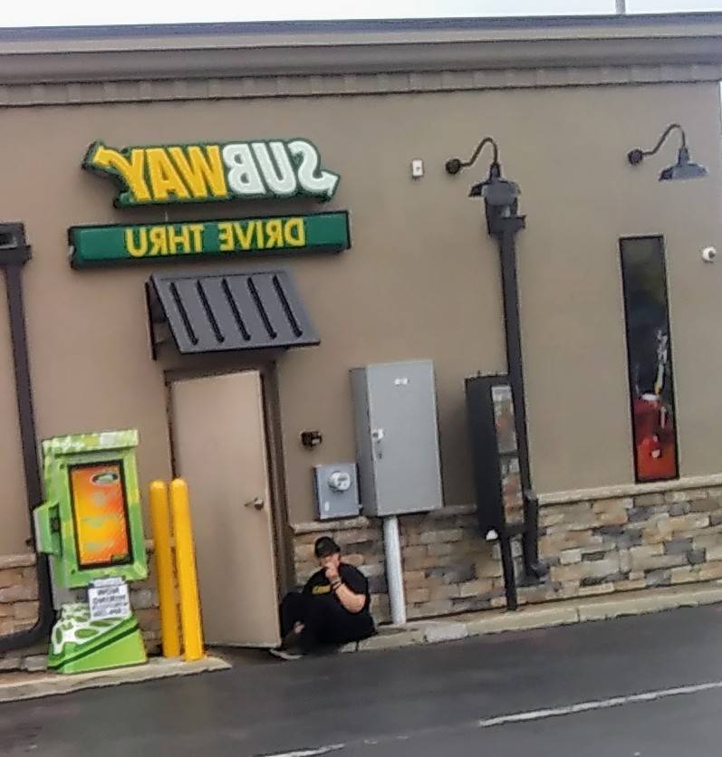 Subway | restaurant | 28950 Van Dyke Ave, Warren, MI 48093, USA | 5865583882 OR +1 586-558-3882