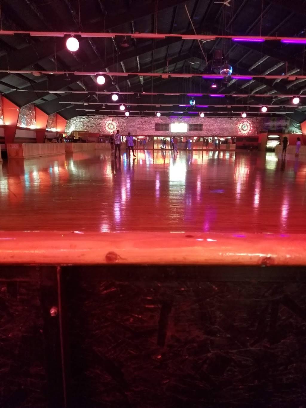 Unlimited Pizza Skate | restaurant | 2030 Glenwood Dyer Rd, Lynwood, IL 60411, USA | 7084745900 OR +1 708-474-5900