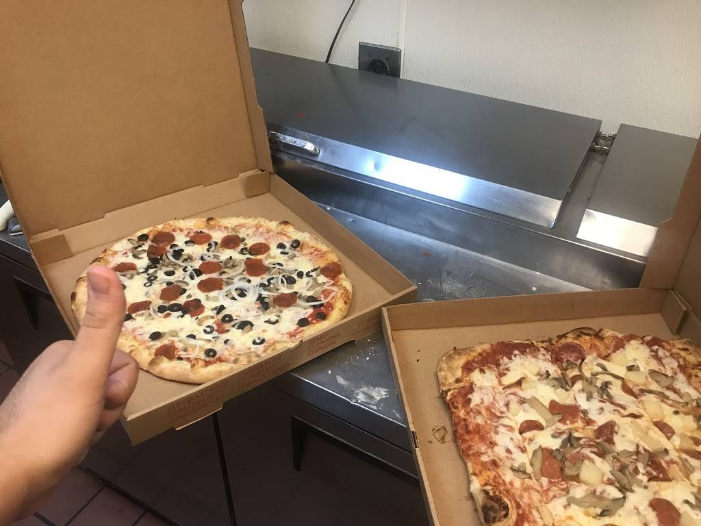 Mancinis New York Deli & Pizza | restaurant | 7711 S Raeford Rd, Fayetteville, NC 28304, USA | 9108678690 OR +1 910-867-8690