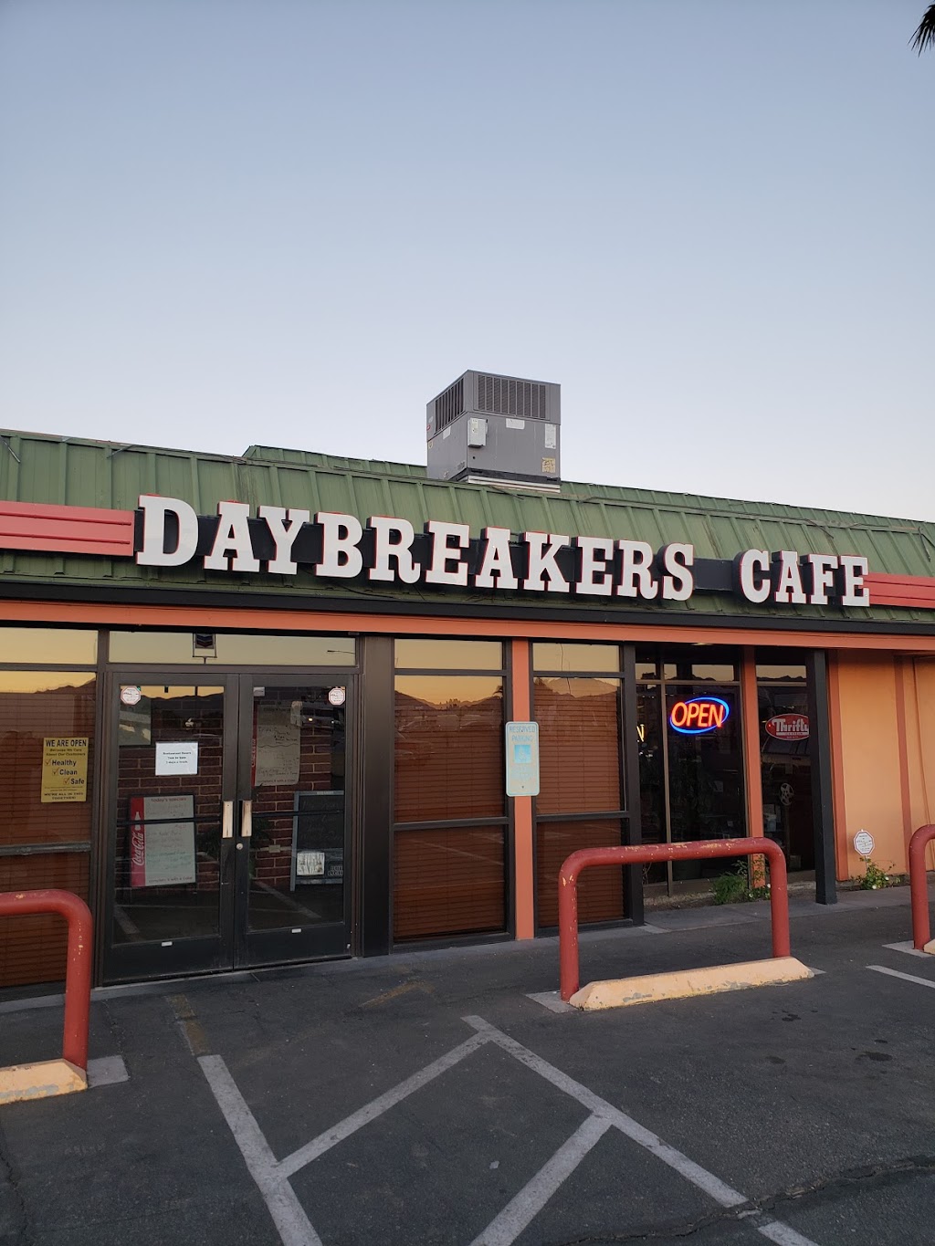 DayBreakers Cafe | restaurant | 10800 N Frontage Rd, Yuma, AZ 85365, USA | 9283422110 OR +1 928-342-2110