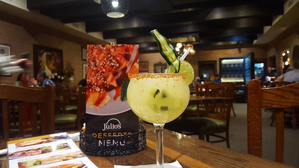 Julios Mexican Food | restaurant | 8050 Gateway Blvd E, El Paso, TX 79907, USA | 9155917676 OR +1 915-591-7676