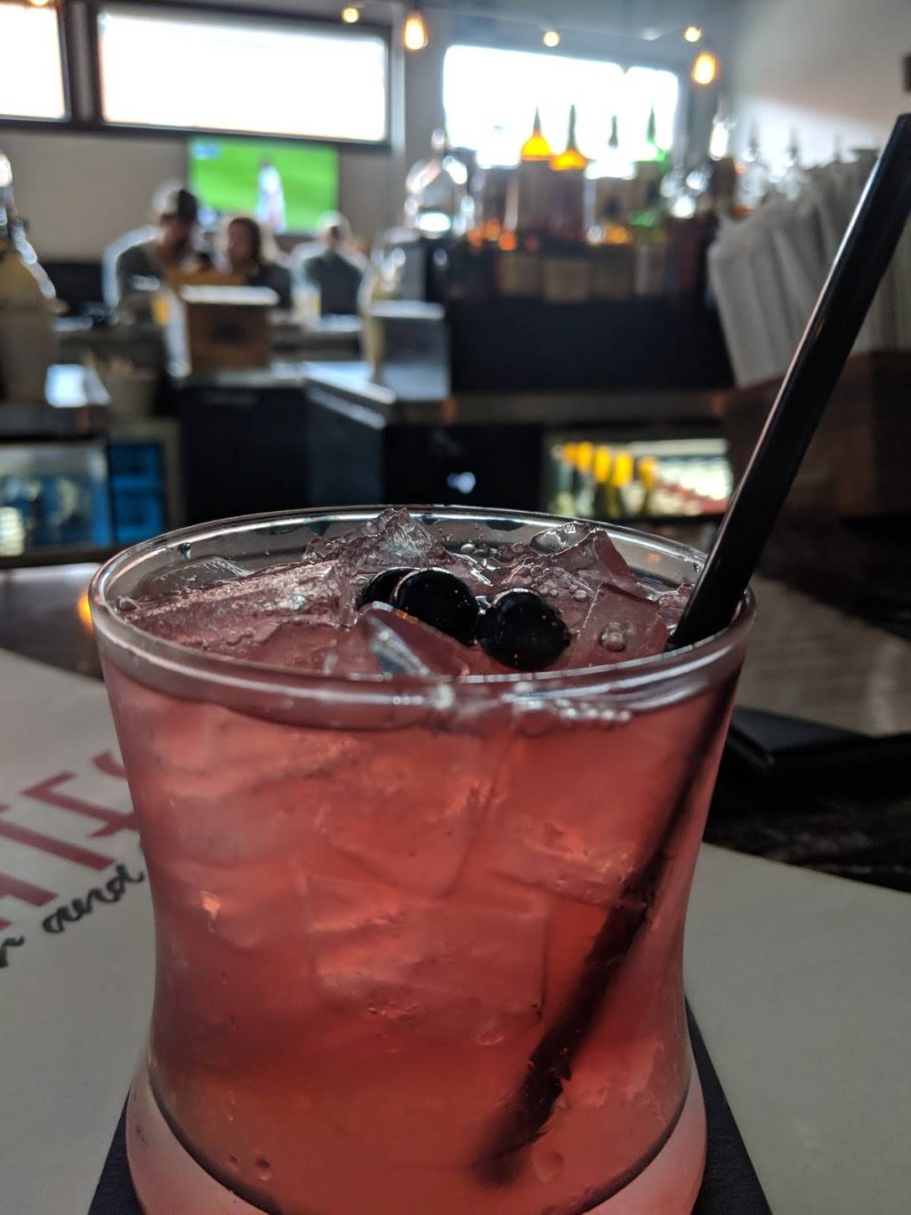 Bates Bar & Grill | restaurant | 2 Commercial St, Braintree, MA 02184, USA | 7818430525 OR +1 781-843-0525