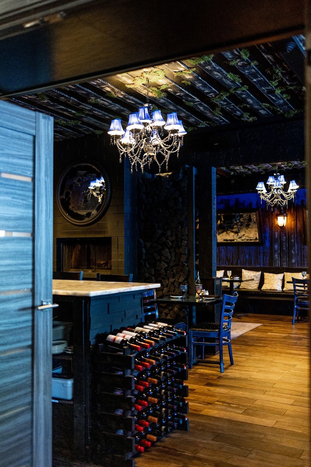 Red Bottle Bar | restaurant | 7438 W North Ave, Elmwood Park, IL 60707, USA | 7737967887 OR +1 773-796-7887