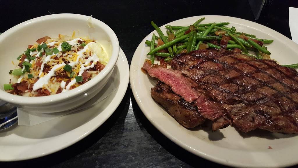 Talk of the Town Grill & Bar | restaurant | 5201 W 135th St, Leawood, KS 66224, USA | 9138517444 OR +1 913-851-7444